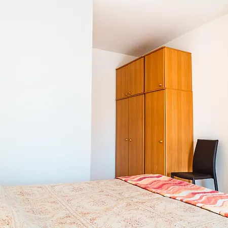 Condominio Pino Verde Μπιμπιόνε